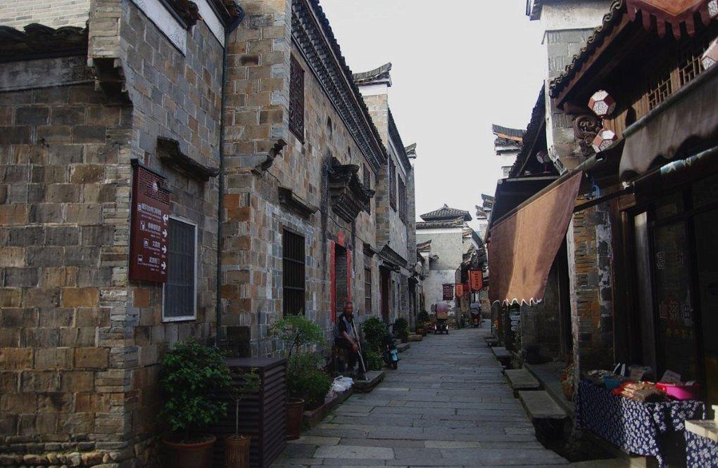 逃离遗弃的建筑3